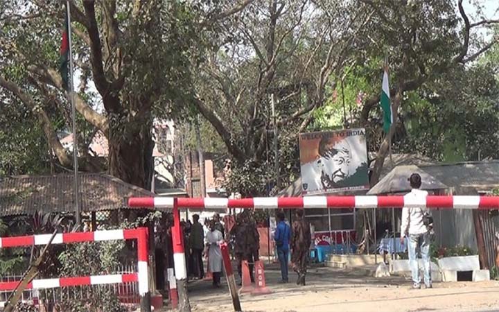 হিলি স্থলবন্দর দিয়ে চাল আমদানি শুরু